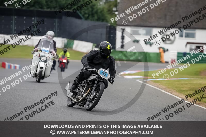 Vintage motorcycle club;eventdigitalimages;mallory park;mallory park trackday photographs;no limits trackdays;peter wileman photography;trackday digital images;trackday photos;vmcc festival 1000 bikes photographs